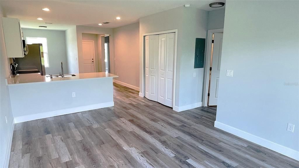 В аренду: $1,650 (3 спален, 2 ванн, 1162 Квадратных фут)