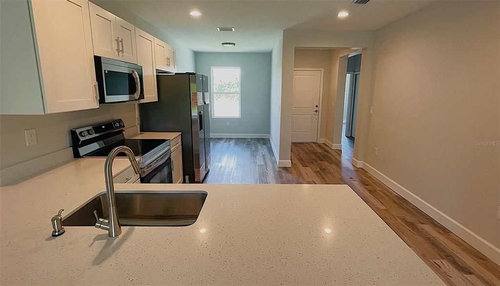 В аренду: $1,650 (3 спален, 2 ванн, 1162 Квадратных фут)