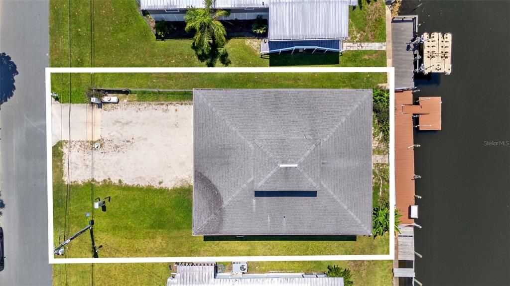 На продажу: $729,900 (2 спален, 2 ванн, 1216 Квадратных фут)