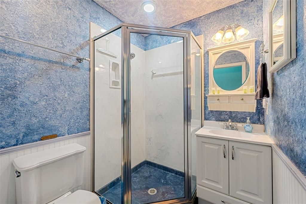 На продажу: $729,900 (2 спален, 2 ванн, 1216 Квадратных фут)