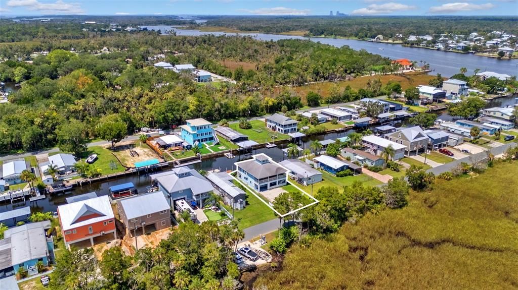 На продажу: $729,900 (2 спален, 2 ванн, 1216 Квадратных фут)