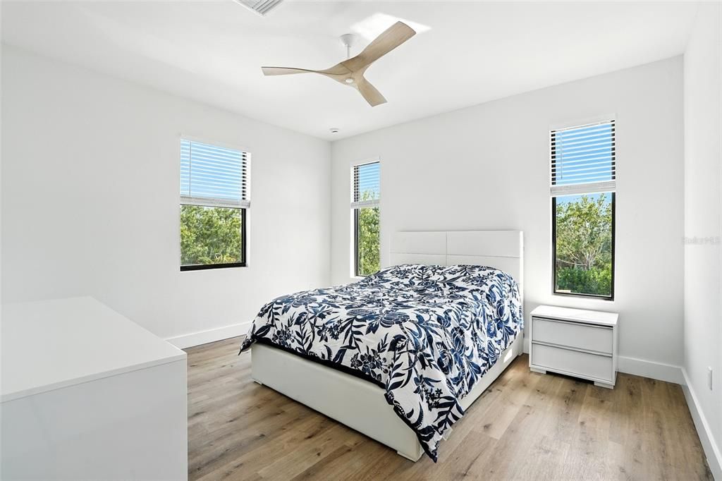 En Venta: $950,000 (3 camas, 2 baños, 2316 Pies cuadrados)