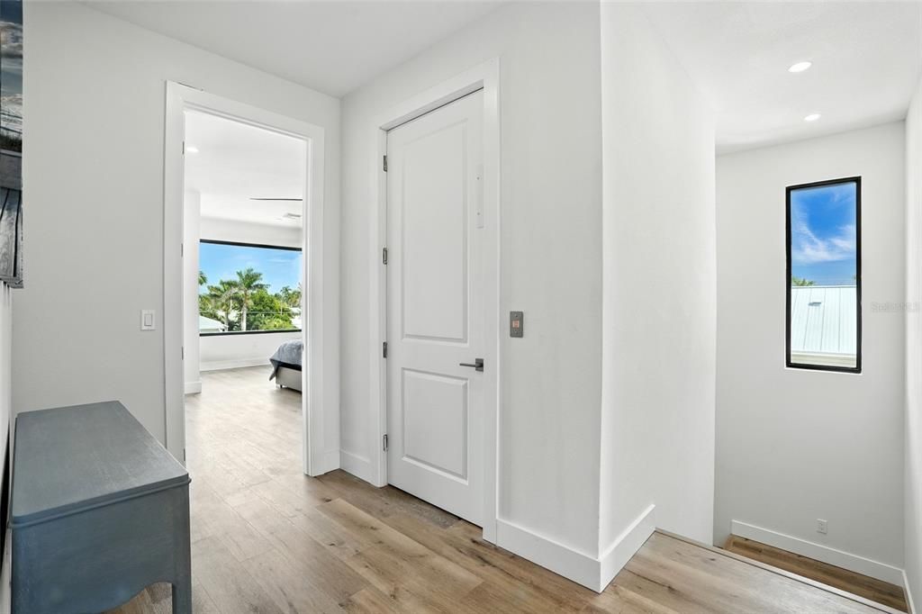 En Venta: $950,000 (3 camas, 2 baños, 2316 Pies cuadrados)