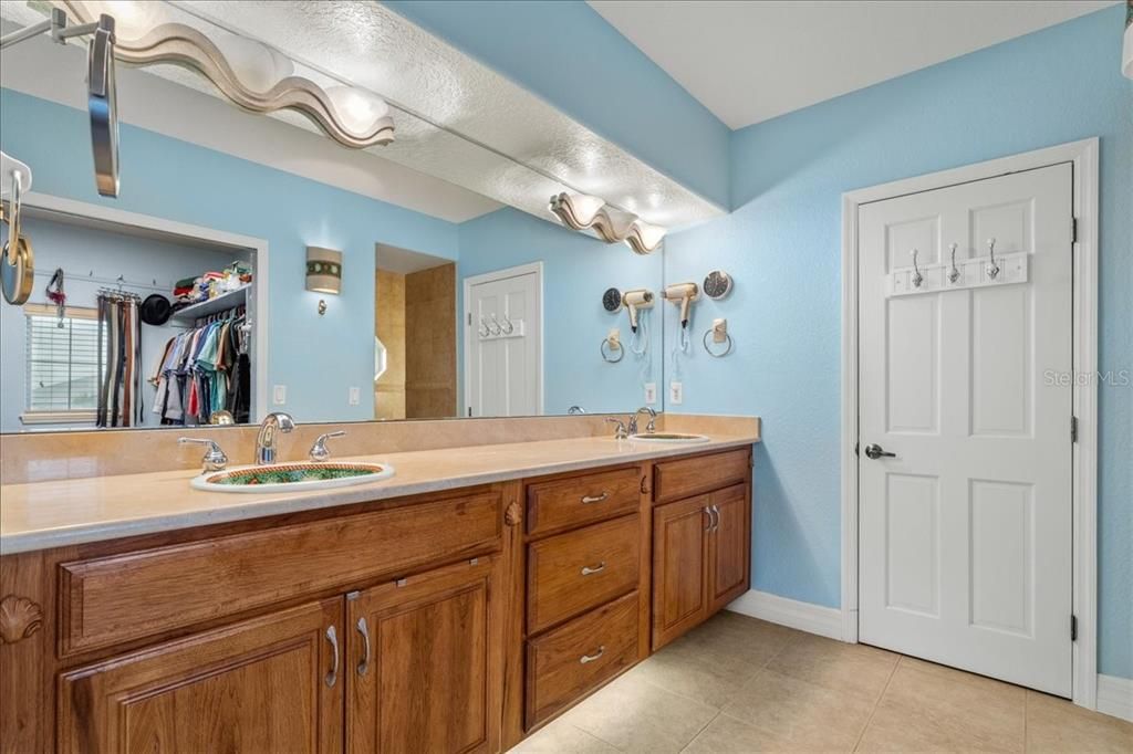 En Venta: $2,275,000 (3 camas, 3 baños, 3517 Pies cuadrados)