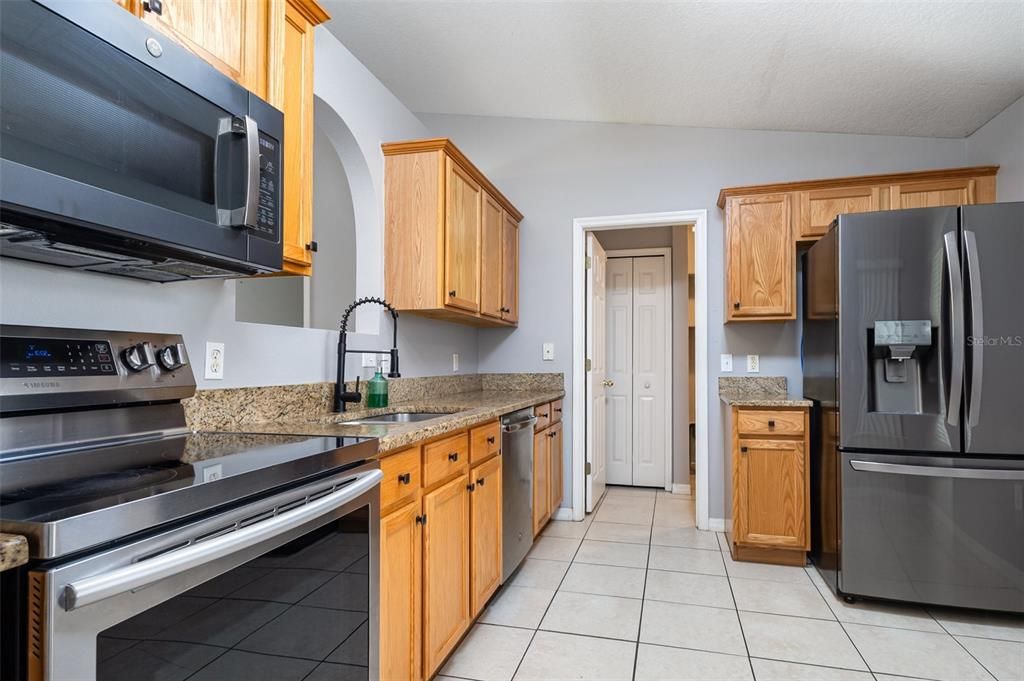 Active With Contract: $248,999 (3 beds, 2 baths, 1312 Square Feet)