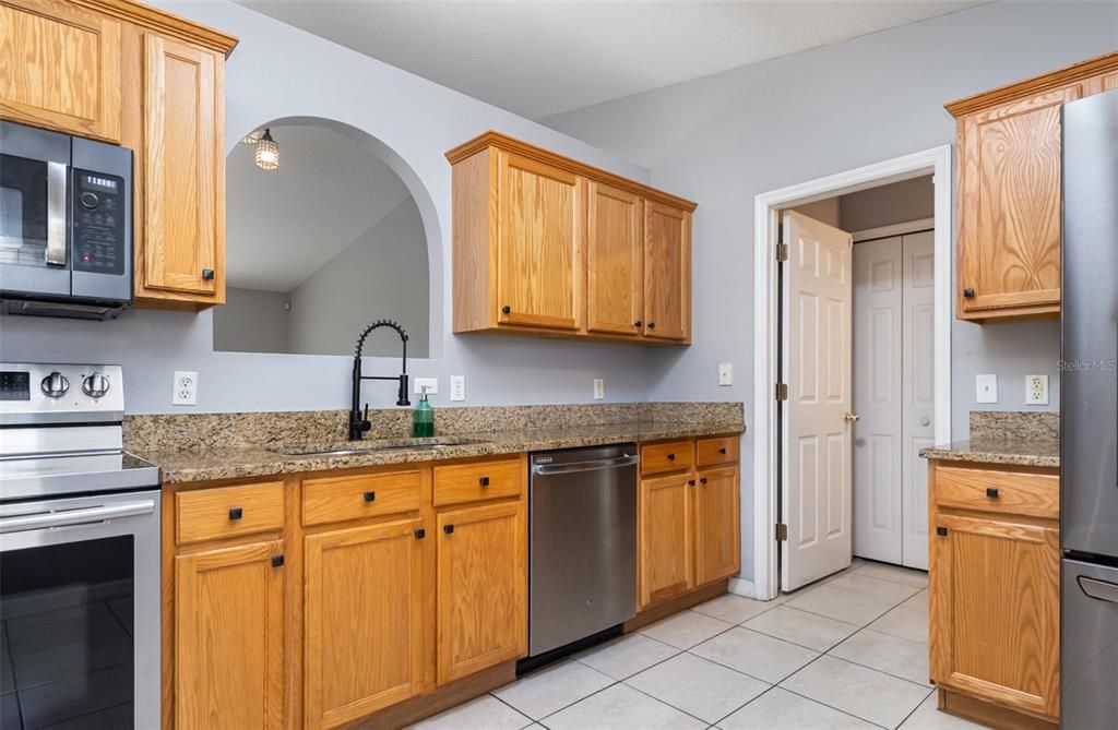 Active With Contract: $248,999 (3 beds, 2 baths, 1312 Square Feet)