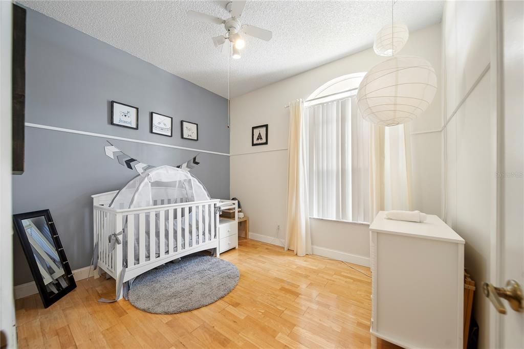 Activo con contrato: $405,000 (3 camas, 2 baños, 1696 Pies cuadrados)