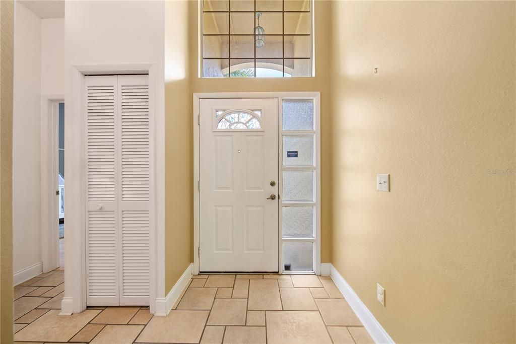 Activo con contrato: $405,000 (3 camas, 2 baños, 1696 Pies cuadrados)