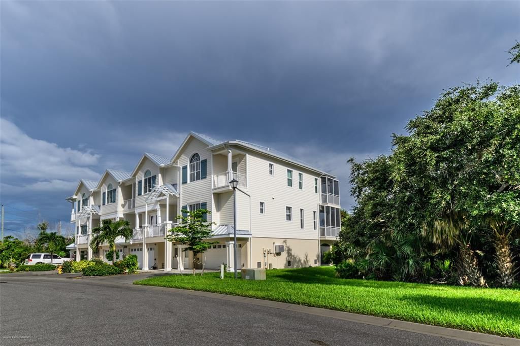 出租: $6,500 (3 贝兹, 3 浴室, 2399 平方英尺)