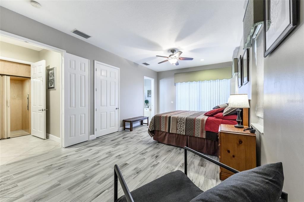 出租: $6,500 (3 贝兹, 3 浴室, 2399 平方英尺)