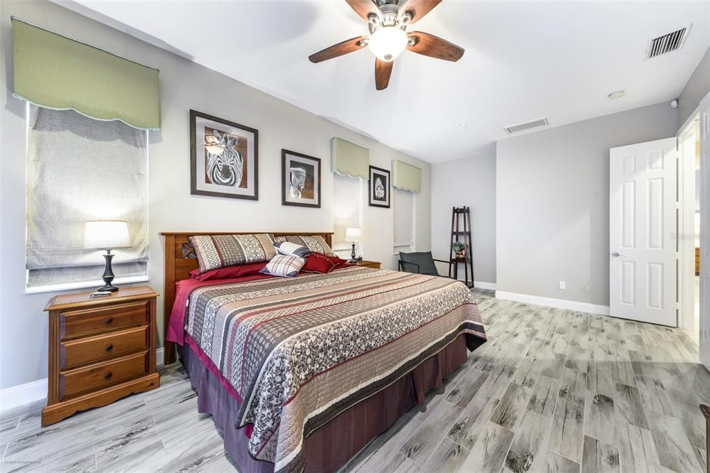 出租: $6,500 (3 贝兹, 3 浴室, 2399 平方英尺)