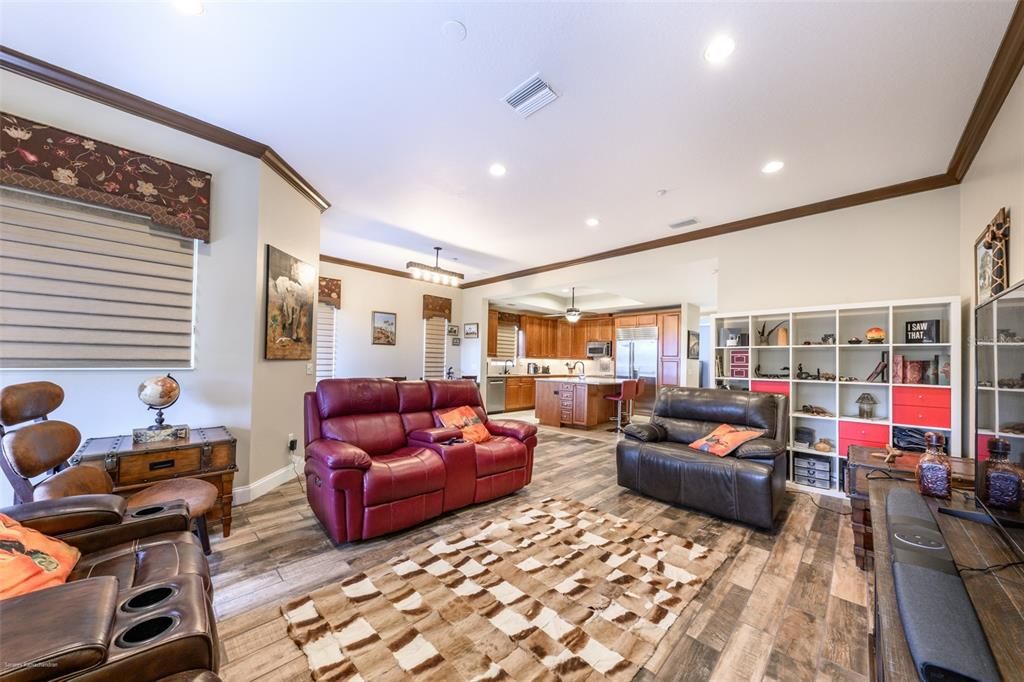 出租: $6,500 (3 贝兹, 3 浴室, 2399 平方英尺)