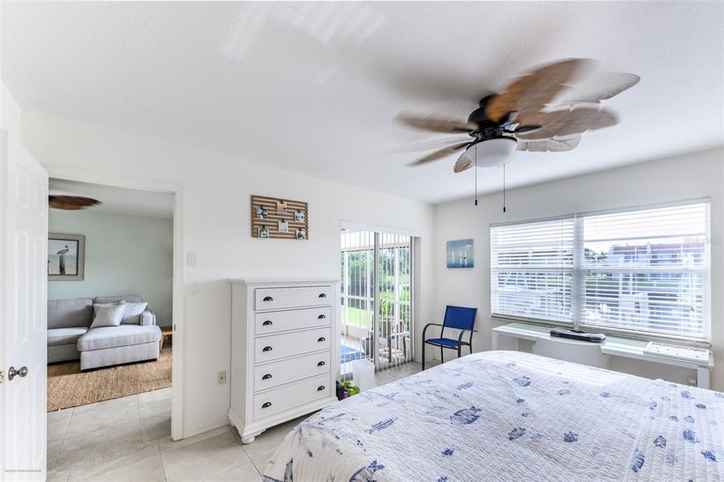 В аренду: $4,000 (2 спален, 2 ванн, 1120 Квадратных фут)