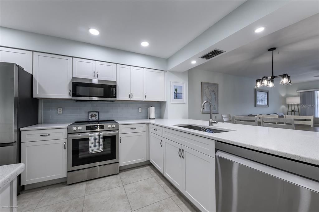 В аренду: $4,000 (2 спален, 2 ванн, 1120 Квадратных фут)