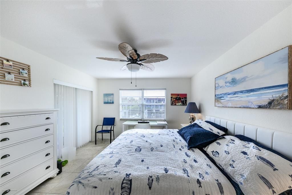 В аренду: $4,000 (2 спален, 2 ванн, 1120 Квадратных фут)