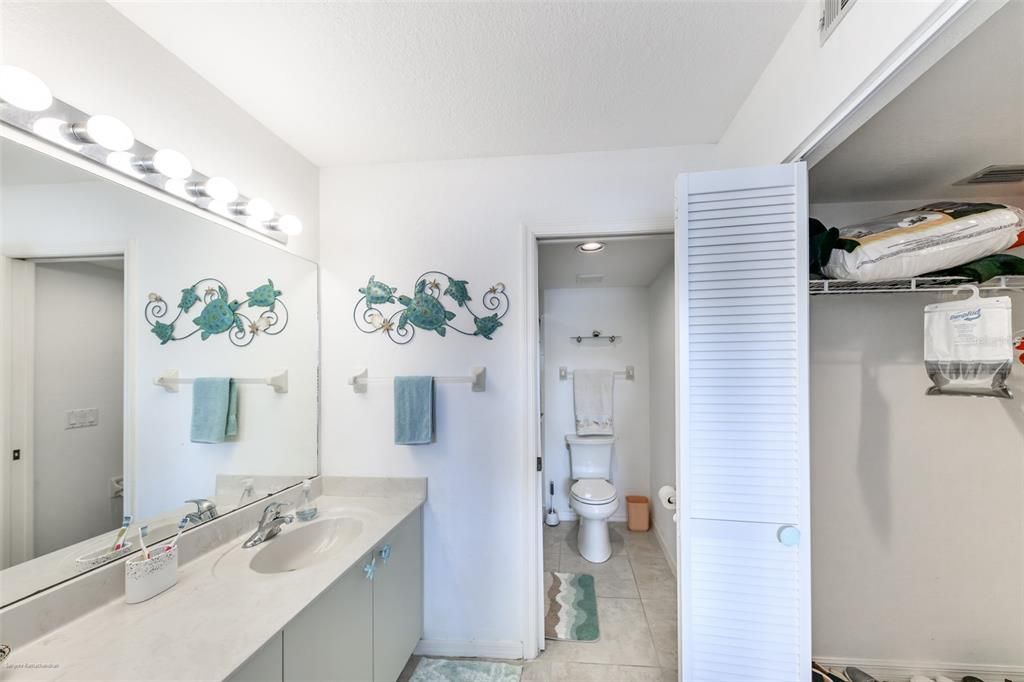 В аренду: $4,000 (2 спален, 2 ванн, 1120 Квадратных фут)