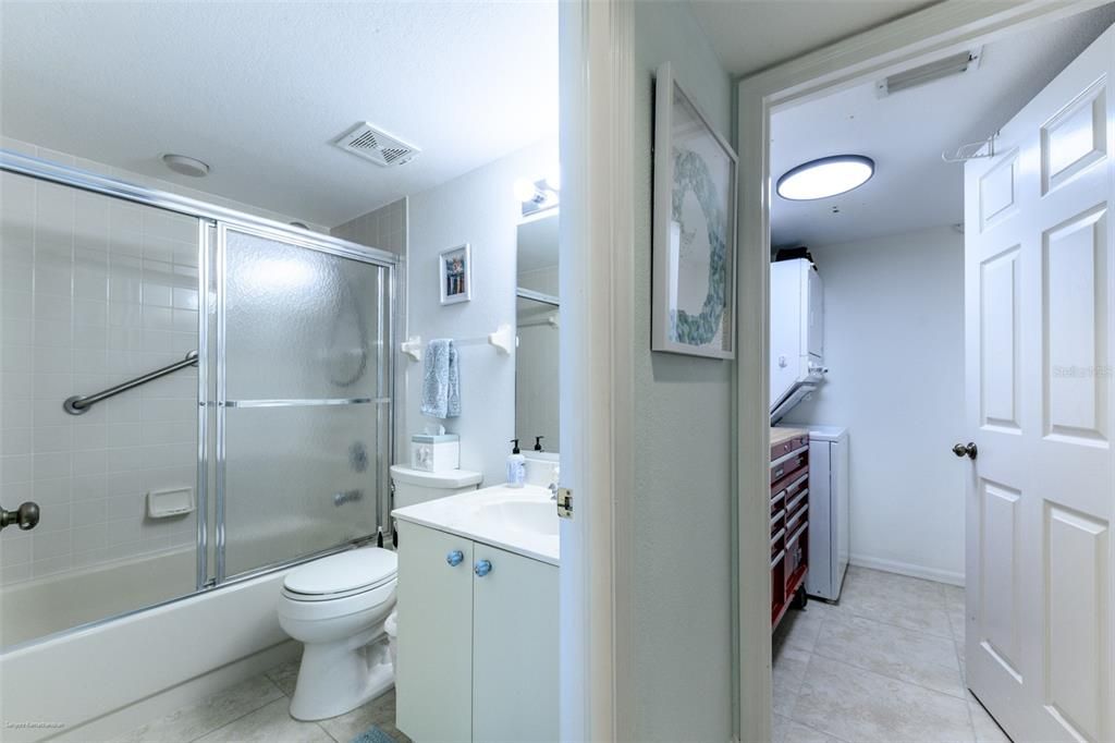 В аренду: $4,000 (2 спален, 2 ванн, 1120 Квадратных фут)