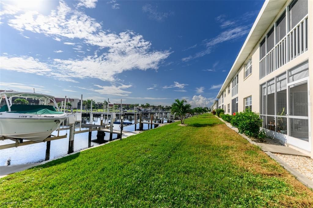 В аренду: $4,000 (2 спален, 2 ванн, 1120 Квадратных фут)