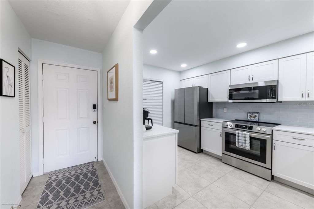 В аренду: $4,000 (2 спален, 2 ванн, 1120 Квадратных фут)