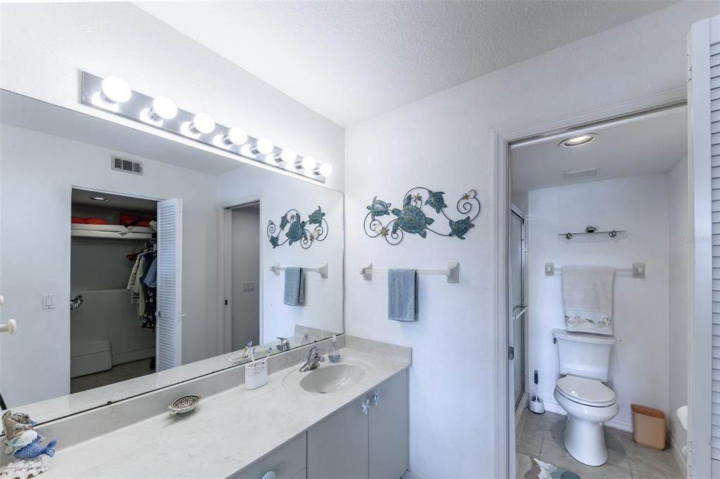 В аренду: $4,000 (2 спален, 2 ванн, 1120 Квадратных фут)