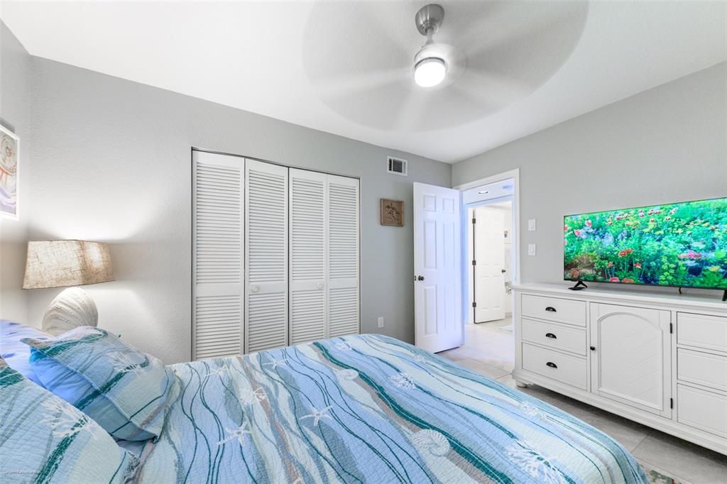 В аренду: $4,000 (2 спален, 2 ванн, 1120 Квадратных фут)