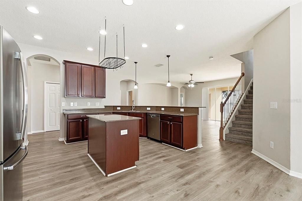 For Sale: $415,000 (4 beds, 3 baths, 3016 Square Feet)