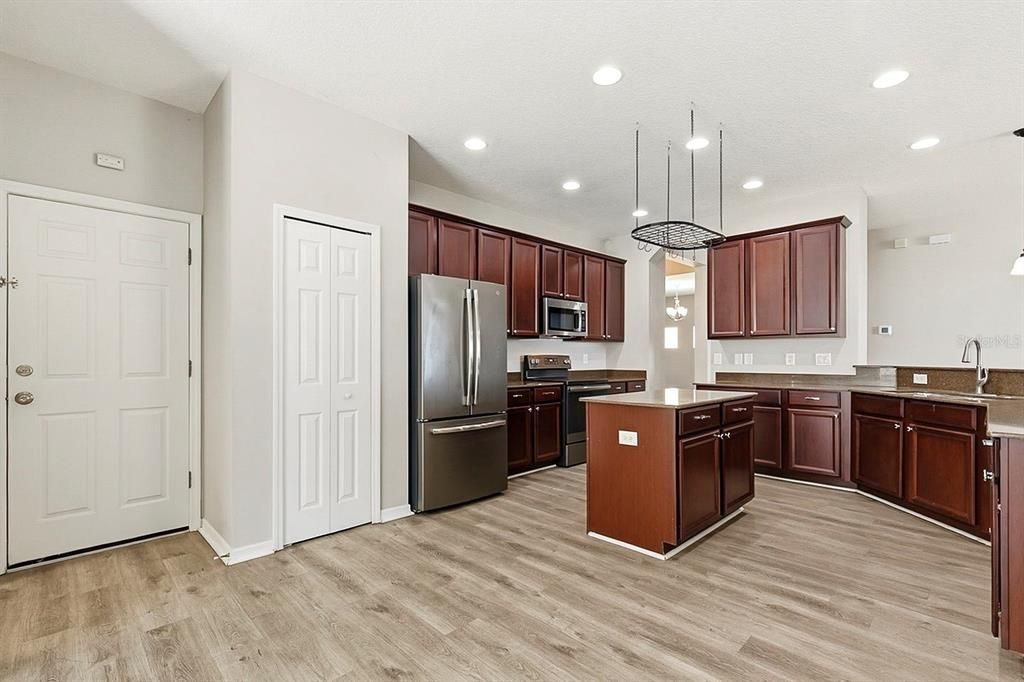 For Sale: $415,000 (4 beds, 3 baths, 3016 Square Feet)