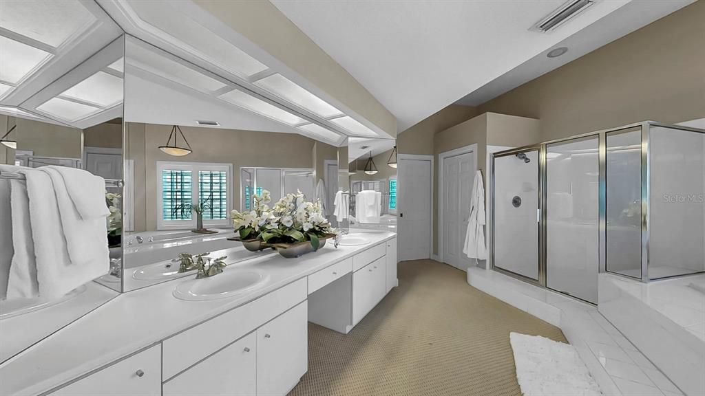 合同活跃: $1,195,000 (3 贝兹, 3 浴室, 3157 平方英尺)