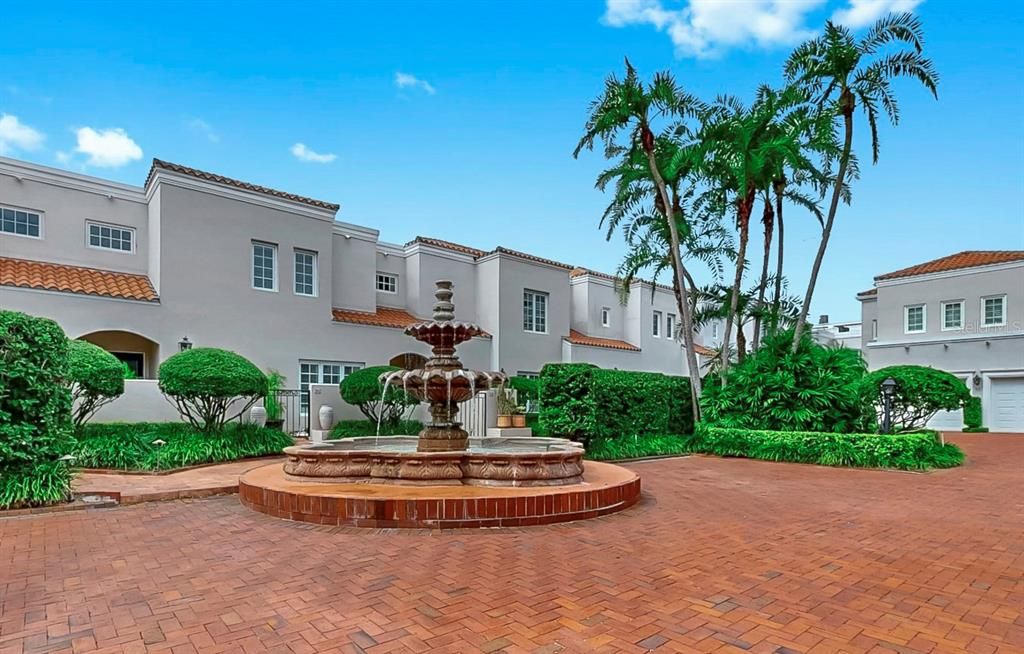 合同活跃: $1,195,000 (3 贝兹, 3 浴室, 3157 平方英尺)