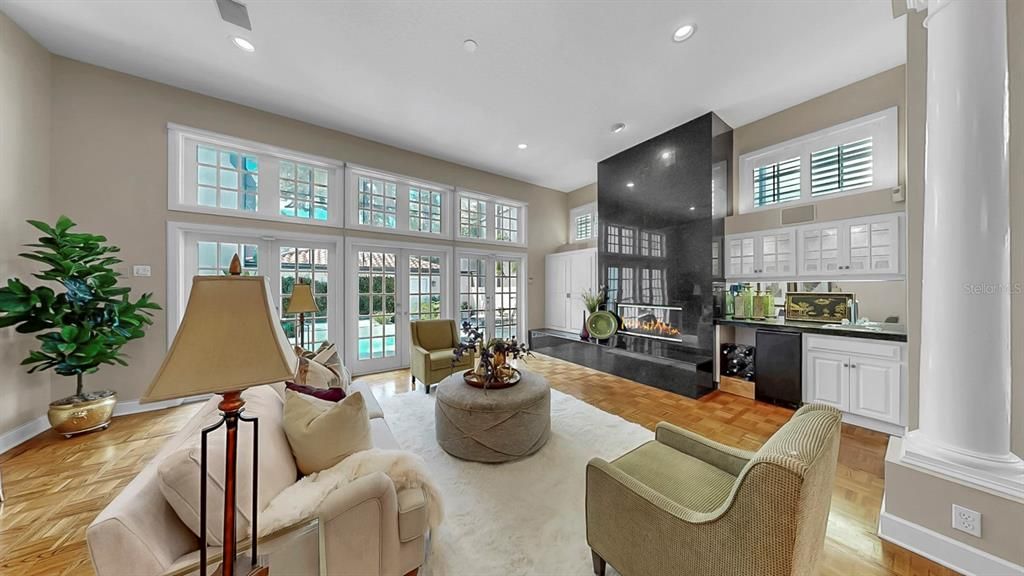 合同活跃: $1,195,000 (3 贝兹, 3 浴室, 3157 平方英尺)