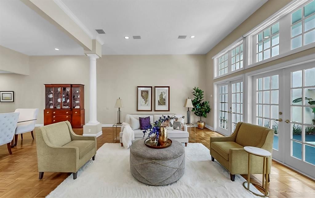 合同活跃: $1,195,000 (3 贝兹, 3 浴室, 3157 平方英尺)