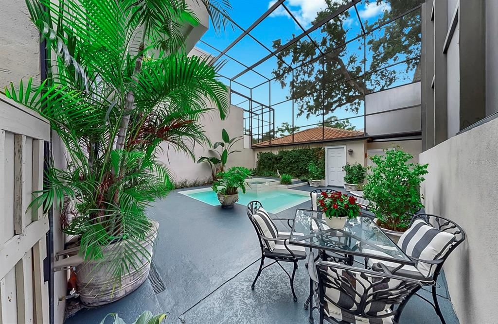 合同活跃: $1,195,000 (3 贝兹, 3 浴室, 3157 平方英尺)