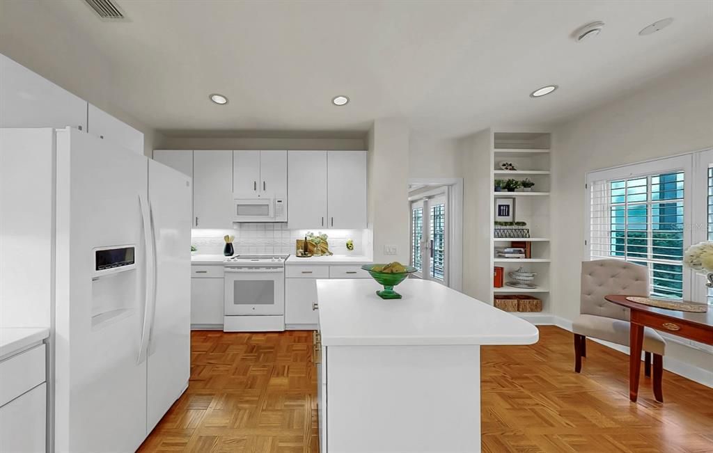 合同活跃: $1,195,000 (3 贝兹, 3 浴室, 3157 平方英尺)