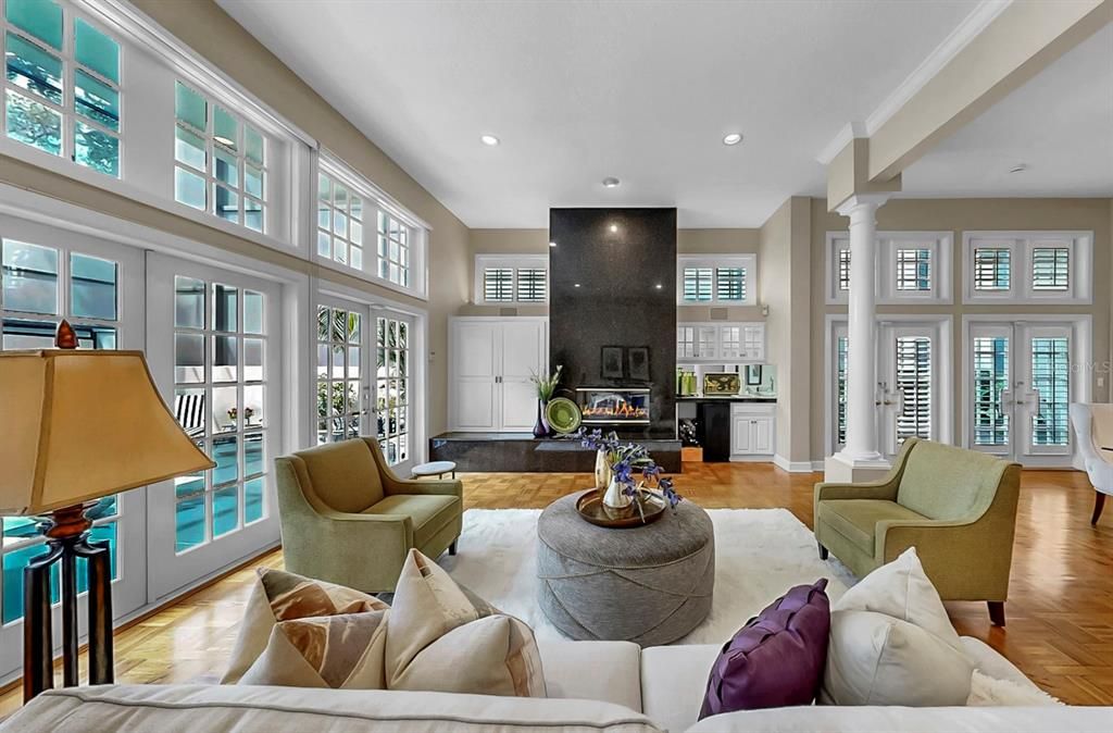 合同活跃: $1,195,000 (3 贝兹, 3 浴室, 3157 平方英尺)