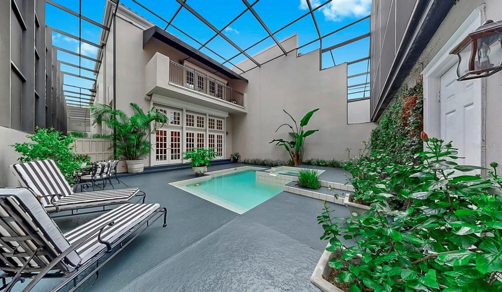 合同活跃: $1,195,000 (3 贝兹, 3 浴室, 3157 平方英尺)