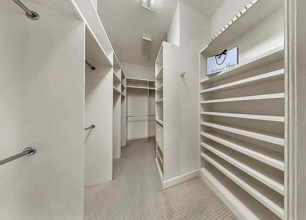 合同活跃: $1,195,000 (3 贝兹, 3 浴室, 3157 平方英尺)