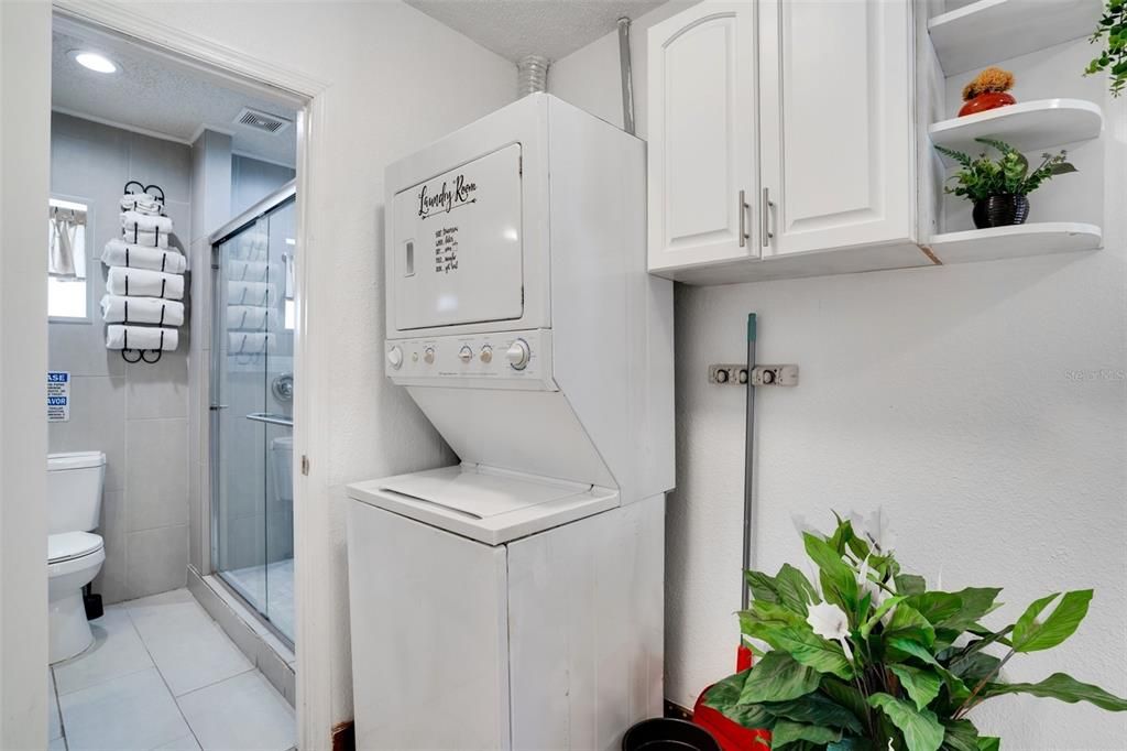 待售: $1,619,000 (13 贝兹, 10 浴室, 7064 平方英尺)