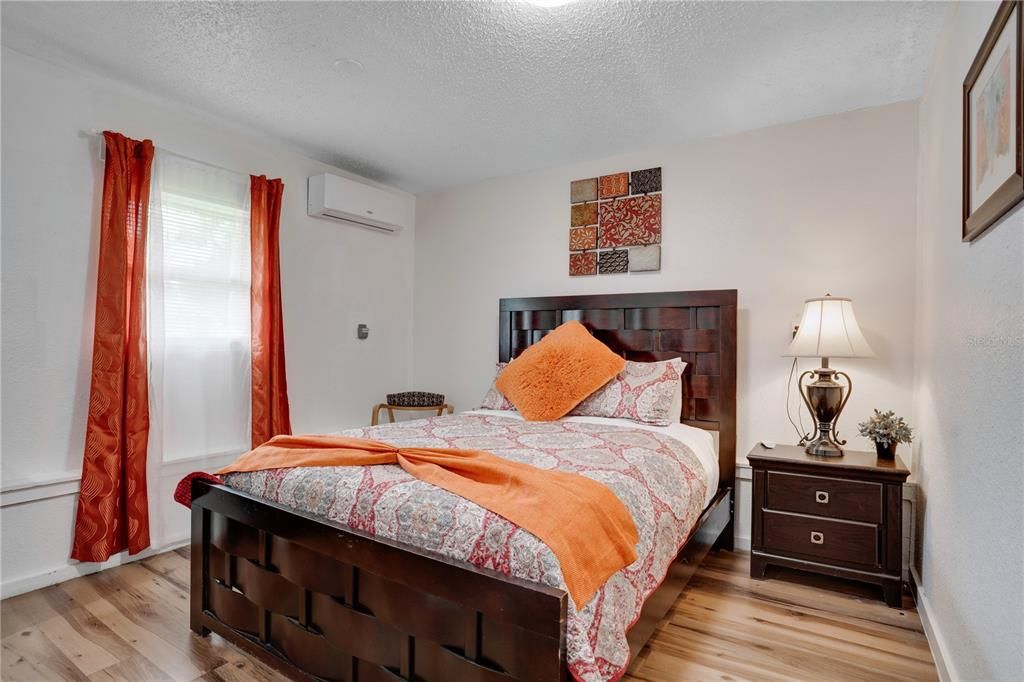 待售: $1,619,000 (13 贝兹, 10 浴室, 7064 平方英尺)