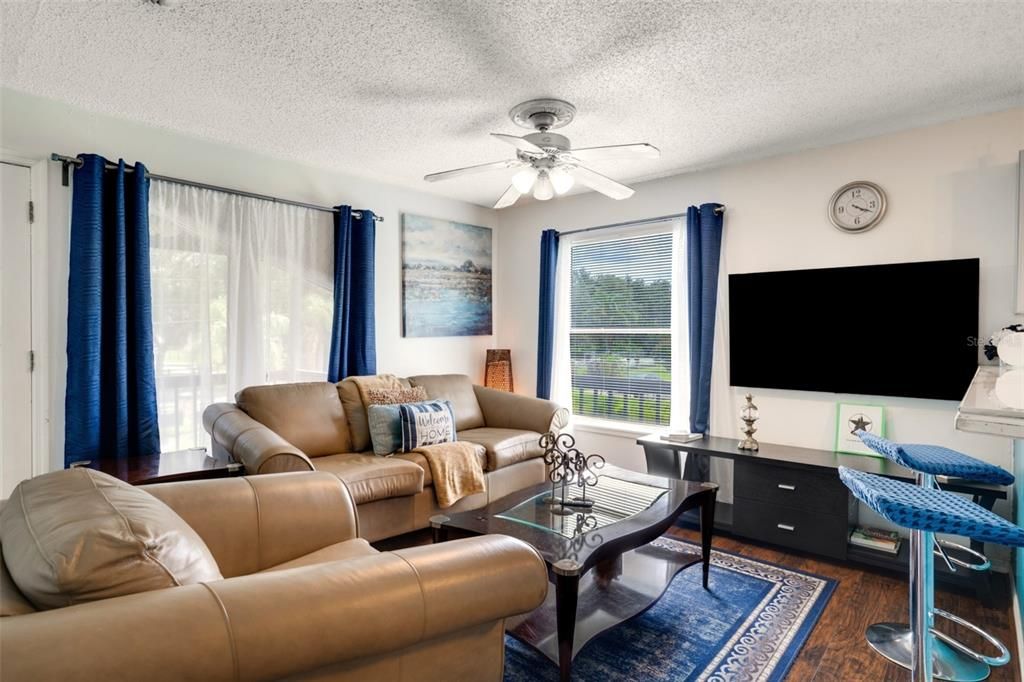 待售: $1,619,000 (13 贝兹, 10 浴室, 7064 平方英尺)