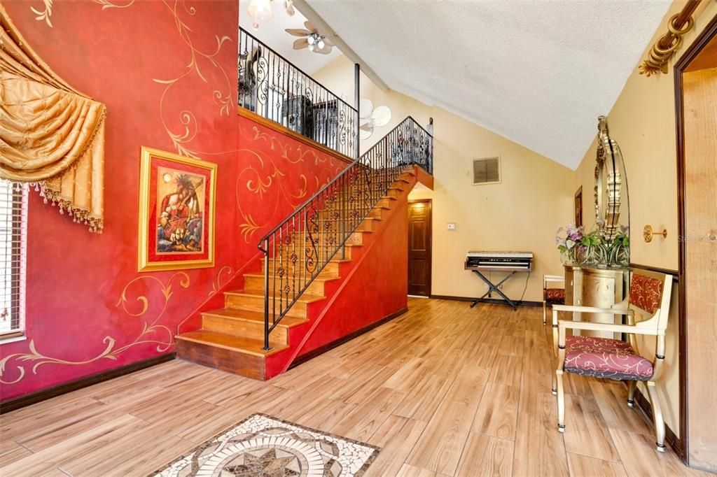 待售: $1,619,000 (13 贝兹, 10 浴室, 7064 平方英尺)