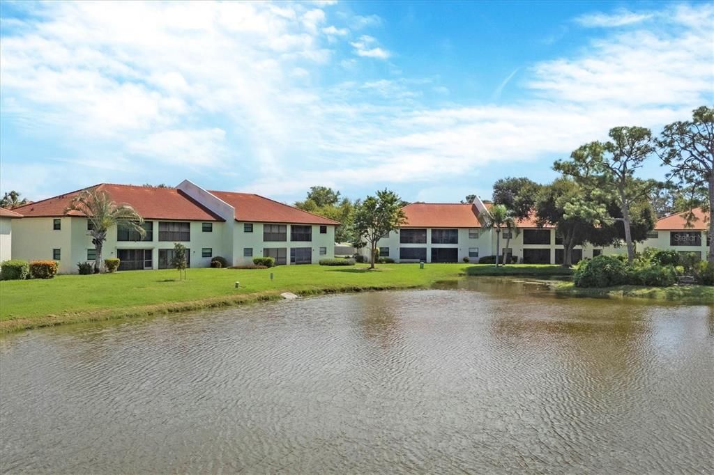 На продажу: $238,000 (2 спален, 2 ванн, 1112 Квадратных фут)