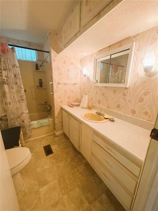 待售: $99,900 (2 贝兹, 2 浴室, 864 平方英尺)