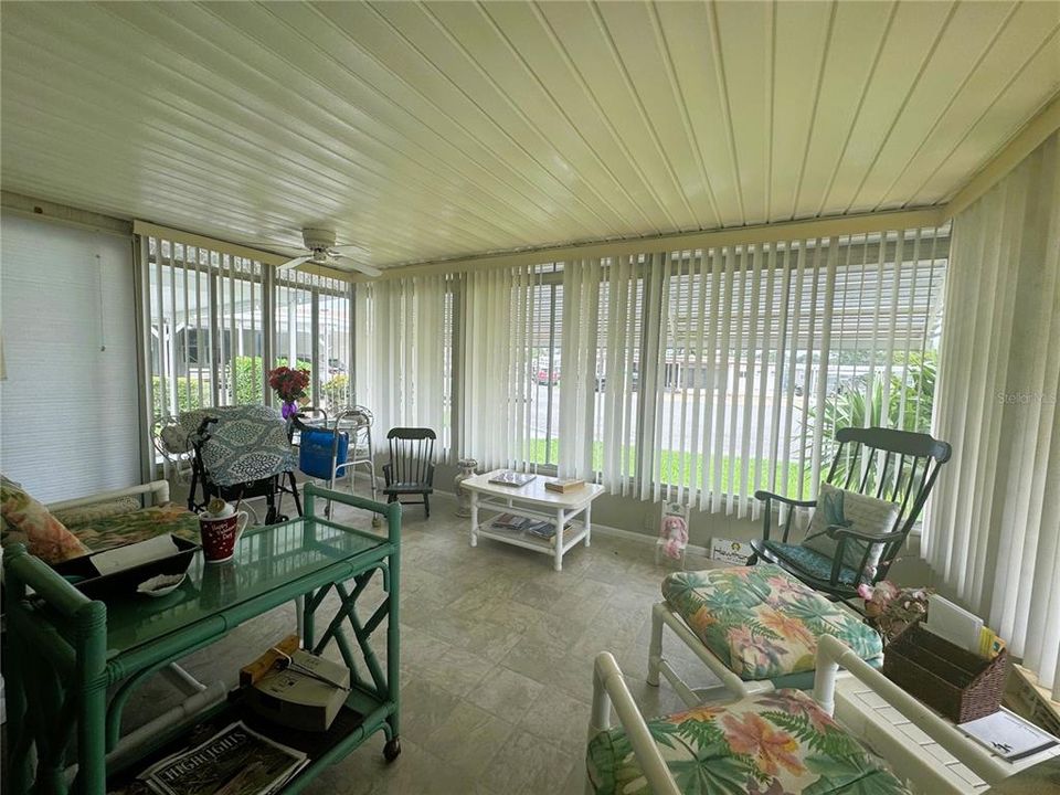 待售: $99,900 (2 贝兹, 2 浴室, 864 平方英尺)