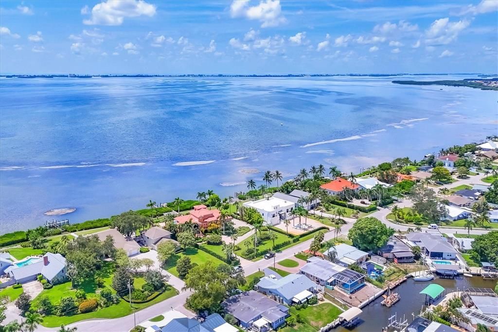 出租: $9,000 (4 贝兹, 4 浴室, 3689 平方英尺)