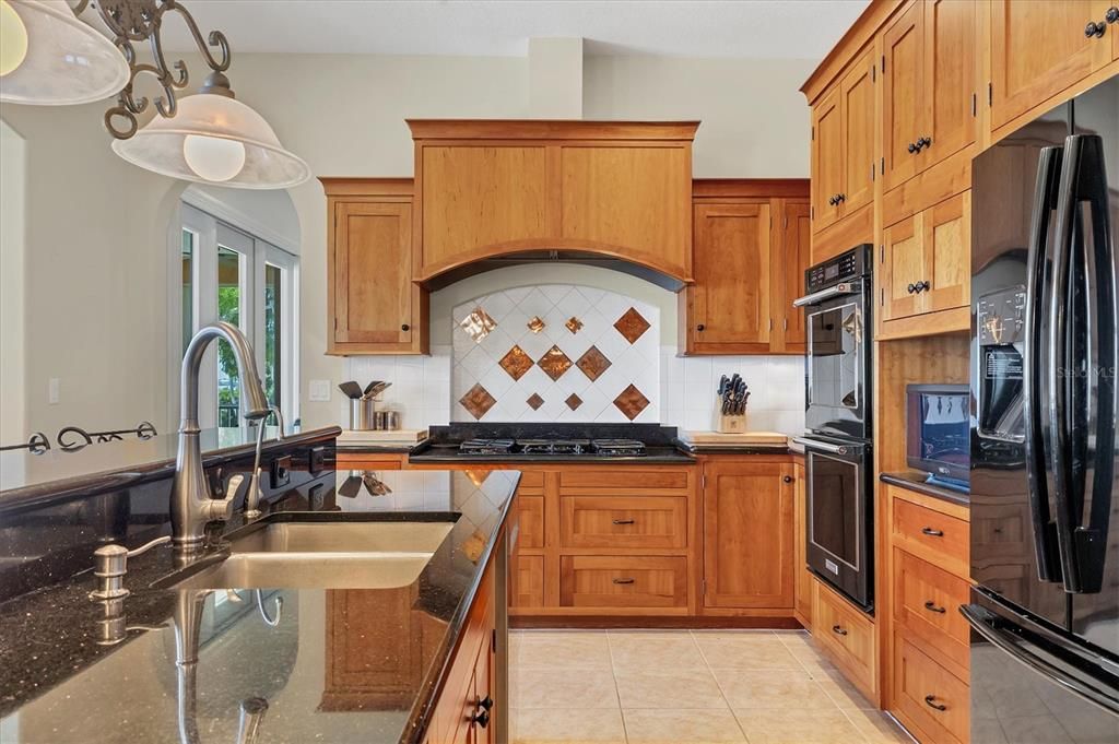 出租: $9,000 (4 贝兹, 4 浴室, 3689 平方英尺)