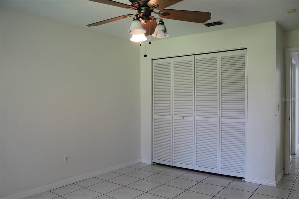 出租: $3,200 (4 贝兹, 2 浴室, 2075 平方英尺)