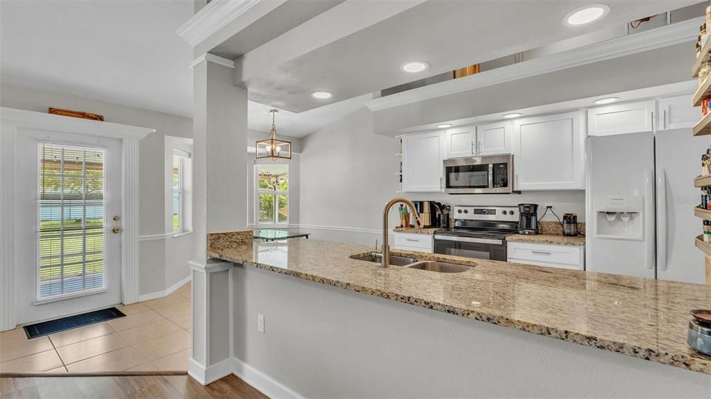 Под контрактом: $309,999 (3 спален, 2 ванн, 1609 Квадратных фут)