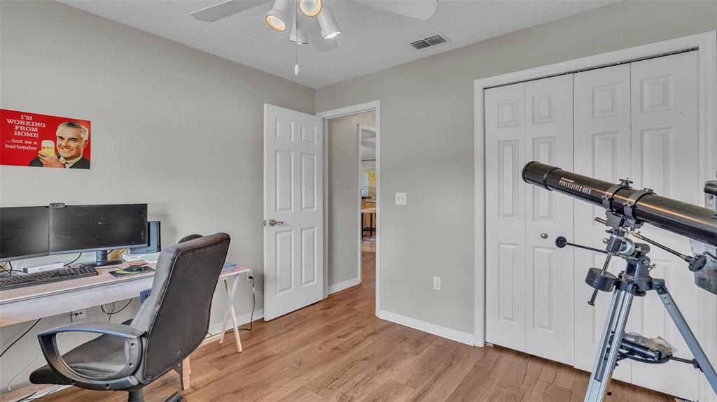 Под контрактом: $309,999 (3 спален, 2 ванн, 1609 Квадратных фут)