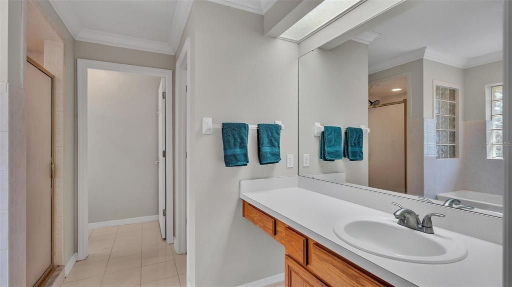 Под контрактом: $309,999 (3 спален, 2 ванн, 1609 Квадратных фут)