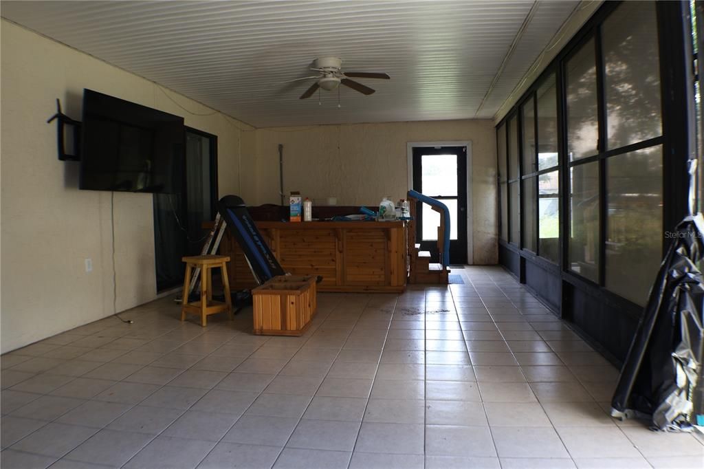 Activo con contrato: $369,000 (4 camas, 4 baños, 3190 Pies cuadrados)